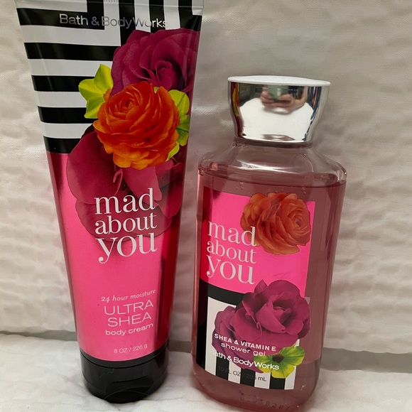 ⭐️ 2 for 30⭐️ B&BW Mad About You - Picture 1 of 2